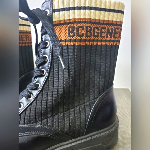 BCBG GENERATION size 7 Tassie sock  combat boot. - Picture 4 of 12